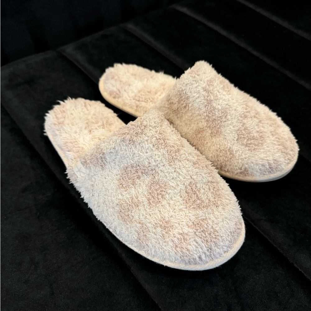 Barefoot dreams slipper small